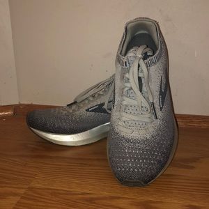 Brooks Levitate 2